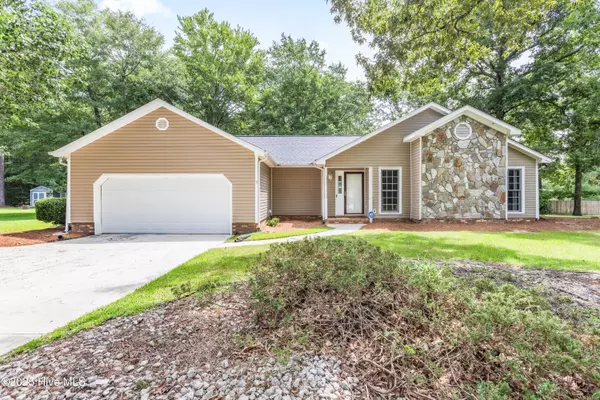 439 Candlewood DR, Jacksonville, NC 28540