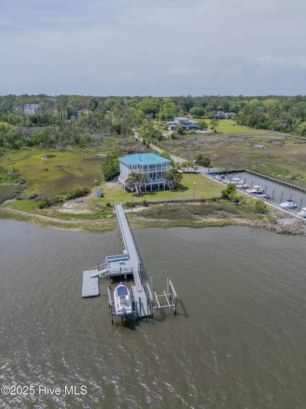 Wilmington, NC 28409,5624 Captains LN