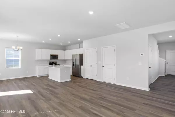 Jacksonville, NC 28540,518 Sandy Hollow DR