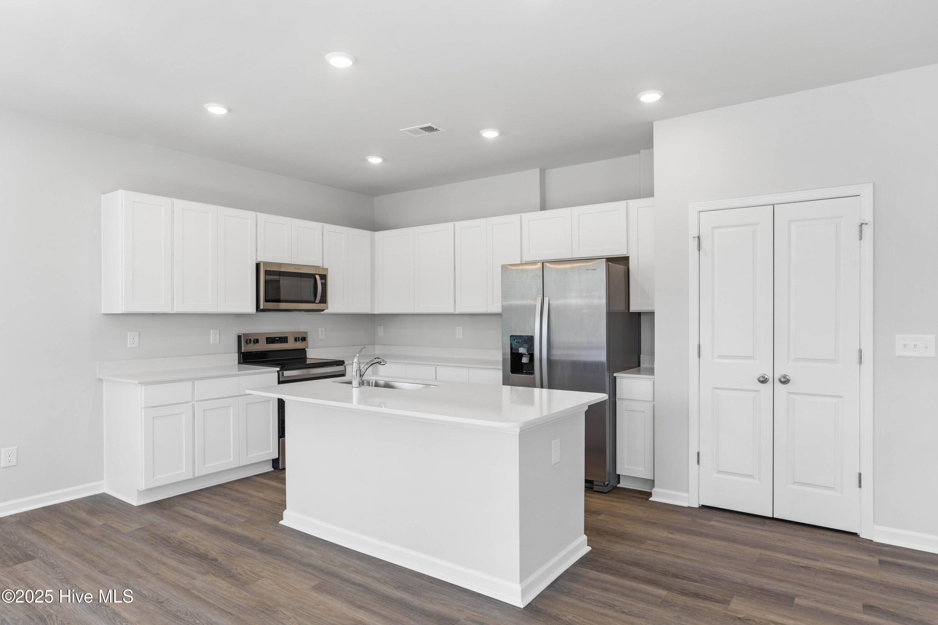 Jacksonville, NC 28540,518 Sandy Hollow DR