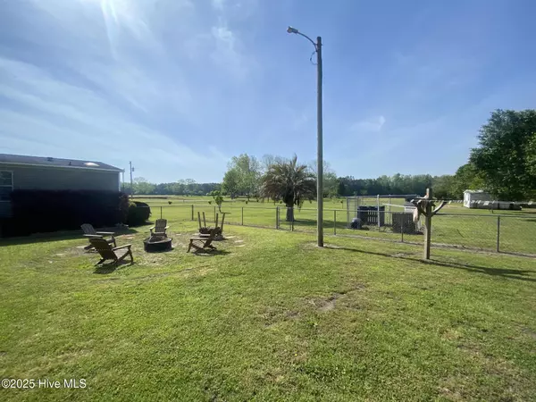 Whiteville, NC 28472,292 Hewett DR