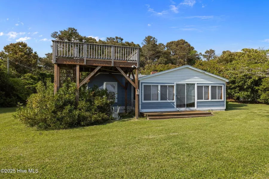 102 Sleepy Point RD, Gloucester, NC 28528