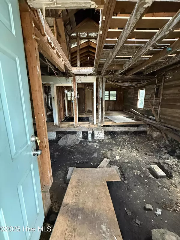 Edenton, NC 27932,124 E Carteret ST