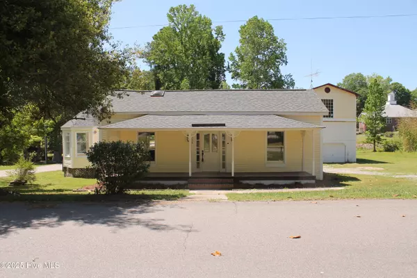Cameron, NC 28326,136 Phillips ST
