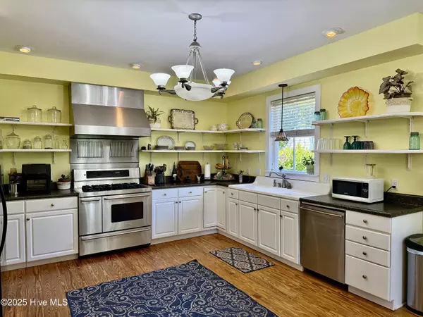New Bern, NC 28560,406 Queen ST
