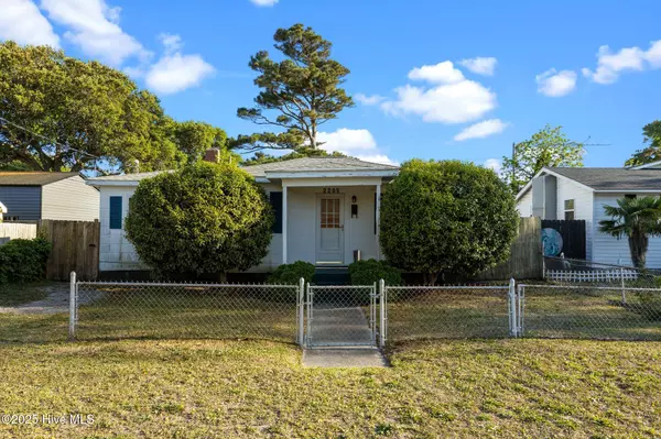 2205 Bay ST, Morehead City, NC 28557