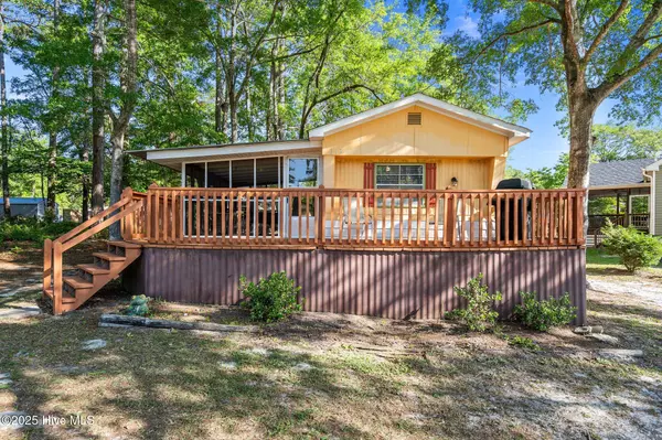 313 Dogwood DR, Sunset Beach, NC 28468