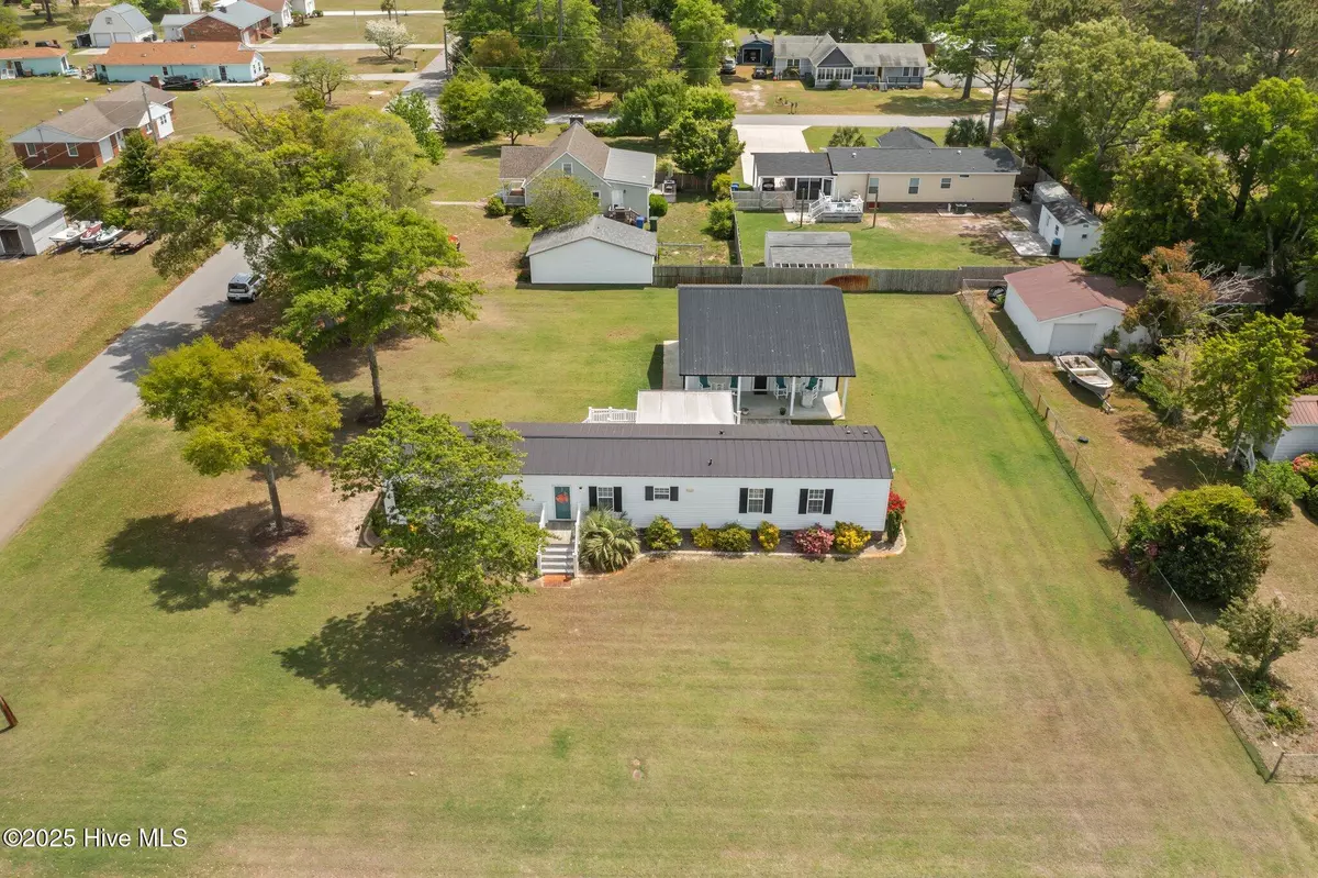 Cape Carteret, NC 28584,201 Live Oak DR