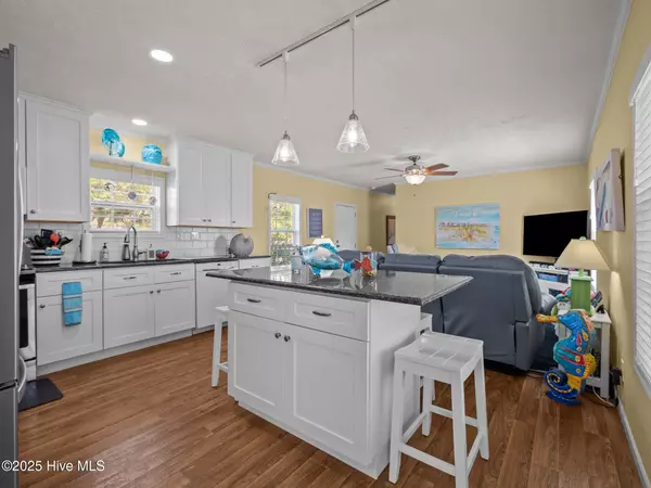 Cape Carteret, NC 28584,201 Live Oak DR