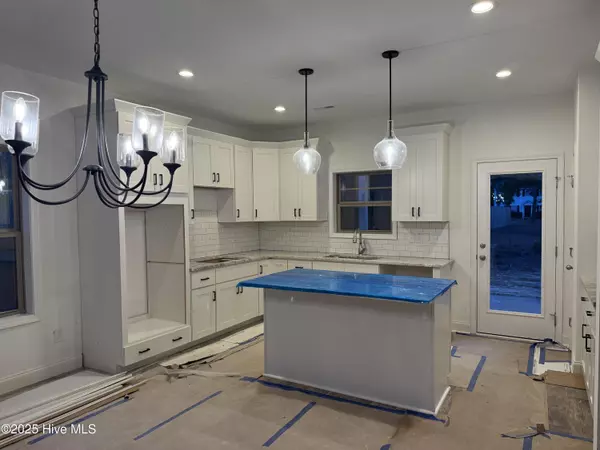 Pinehurst, NC 28374,10 Van Buren LN