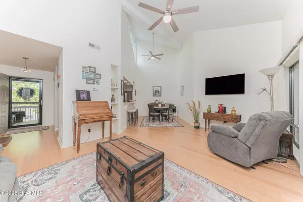 Hampstead, NC 28443,732 Azalea DR #406