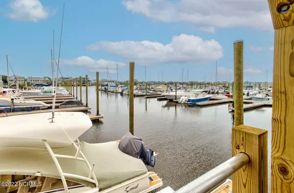 Carolina Beach, NC 28428,100 Spencer Farlow DR #D-160