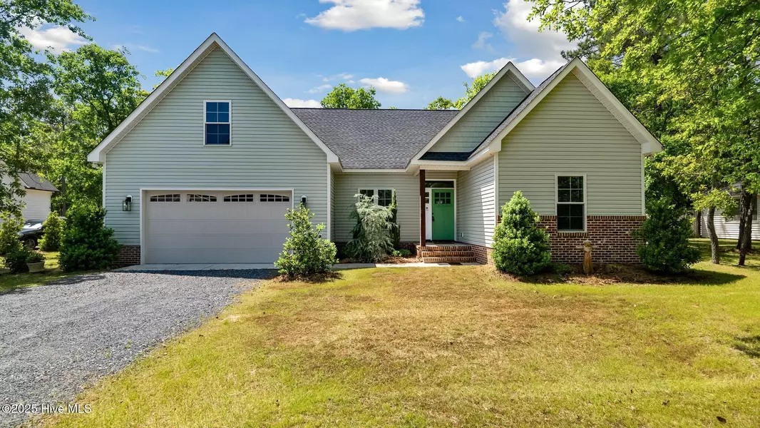 300 Diamondhead DR S, Pinehurst, NC 28374