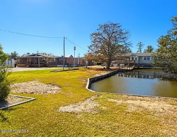 1556 Farrow Fork RD, Engelhard, NC 27824