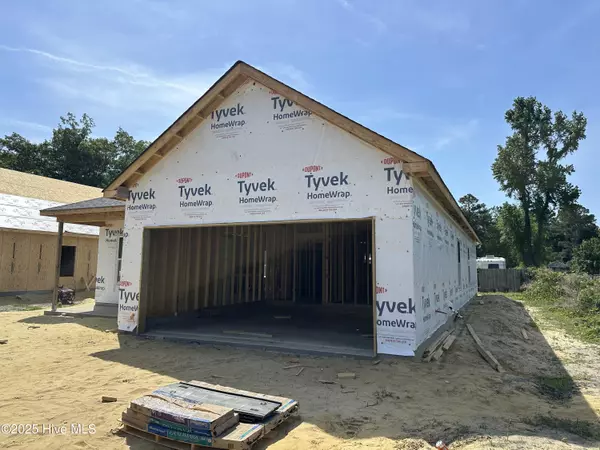 Burgaw, NC 28425,305 W Satchwell ST