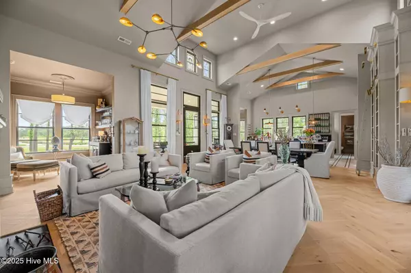 Oriental, NC 28571,628 E Harborside RD