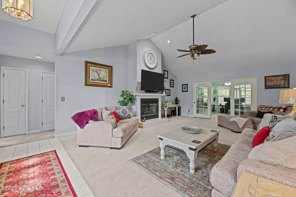 New Bern, NC 28560,6312 Albatross DR