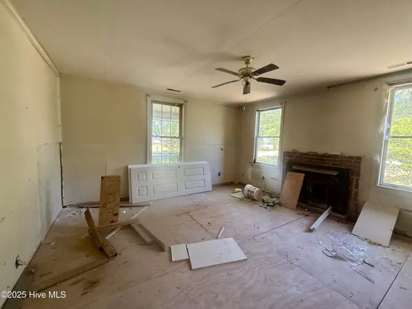 Ahoskie, NC 27910,849 NC-461