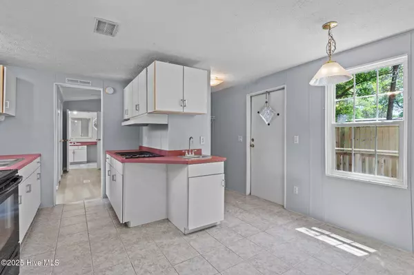Bolivia, NC 28422,583 Hanover ST SE