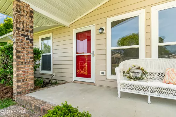 Hubert, NC 28539,2 Cherokee DR