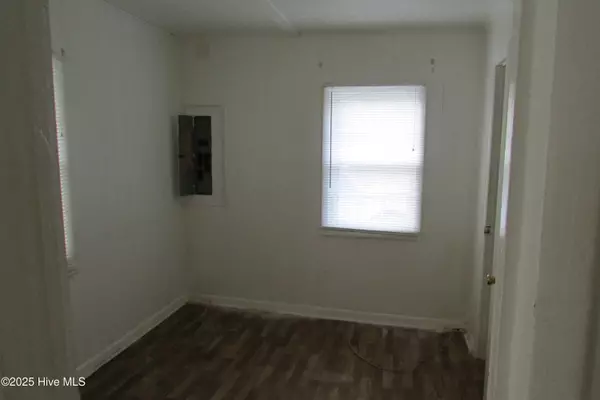 Clinton, NC 28328,714 Bunting ST