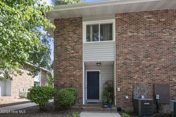 Southern Pines, NC 28387,365 W Illinois AVE #9