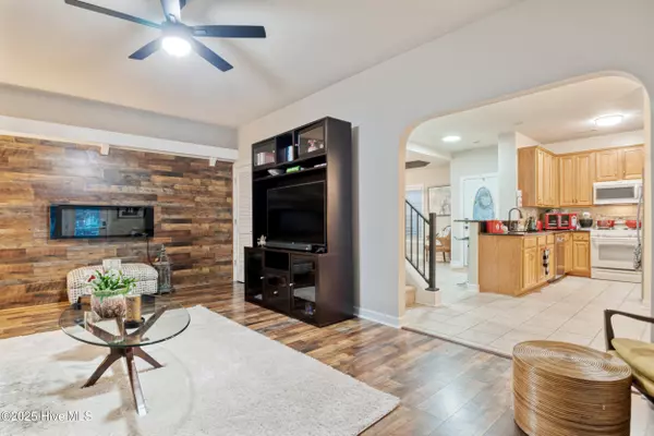 Elizabeth City, NC 27909,248 Sulidae CT