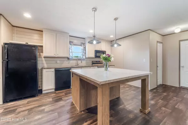 Beulaville, NC 28518,102 Walter DR