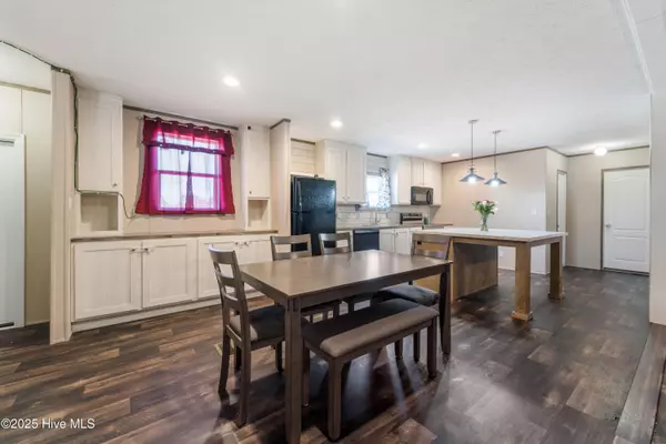 Beulaville, NC 28518,102 Walter DR