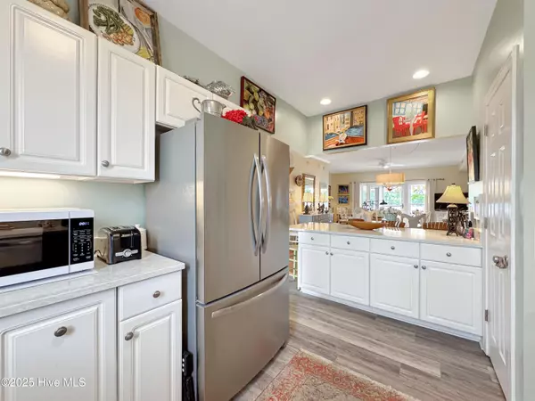 Elizabeth City, NC 27909,103 Continental Plaza DR #5