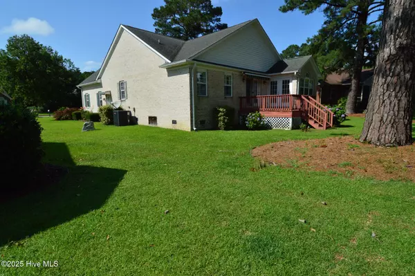 New Bern, NC 28562,493 Alexis DR