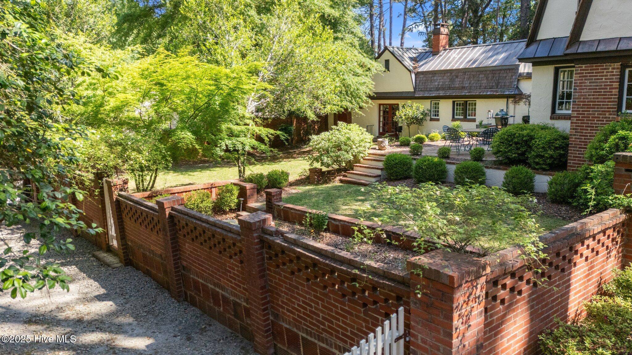 Southern Pines, NC 28387,100 S Ridge ST