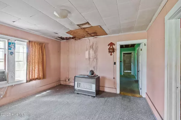 Vanceboro, NC 28586,27 Cc RD