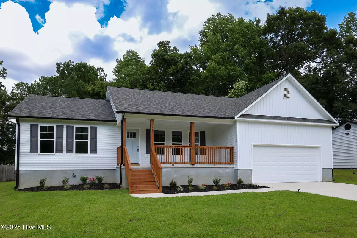 Jacksonville, NC 28540,229 Spring DR