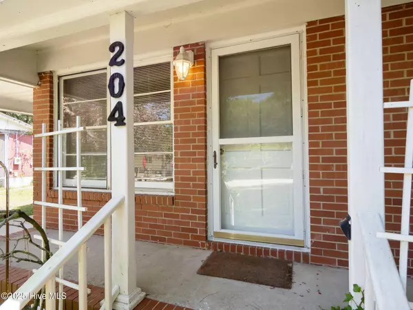 Emerald Isle, NC 28594,204 Cedar ST
