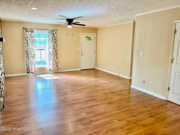 Laurel Hill, NC 28351,198 Coles Store RD