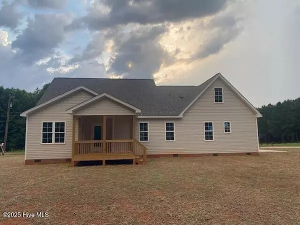 Spring Hope, NC 27882,529 Mulberry RD