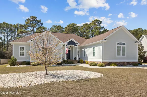 1805 Ivory Gull DR, Morehead City, NC 28557