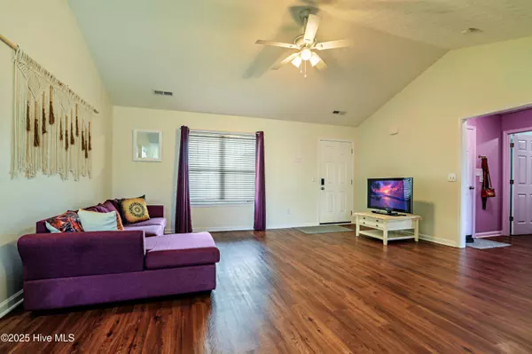 Holly Ridge, NC 28445,229 Red Carnation DR