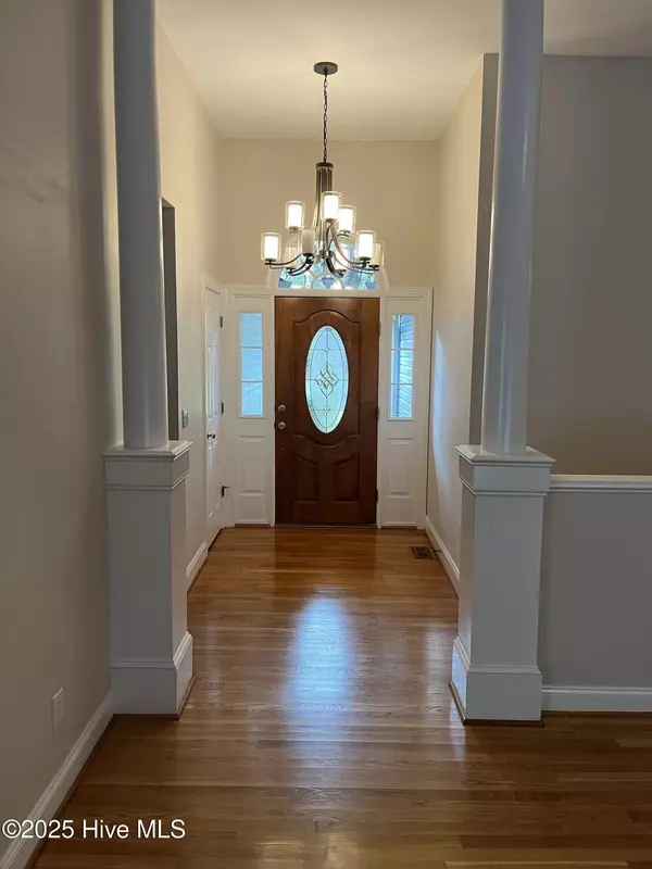 Southport, NC 28461,183 Forest LN