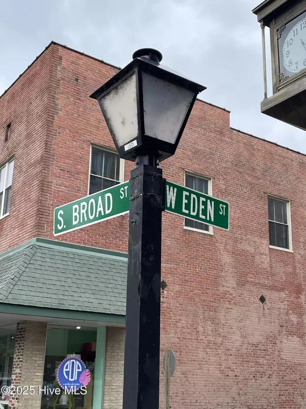 Edenton, NC 27932,102 W Eden ST