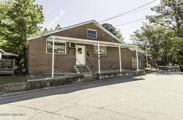 Williamston, NC 27892,102 Roberson ST