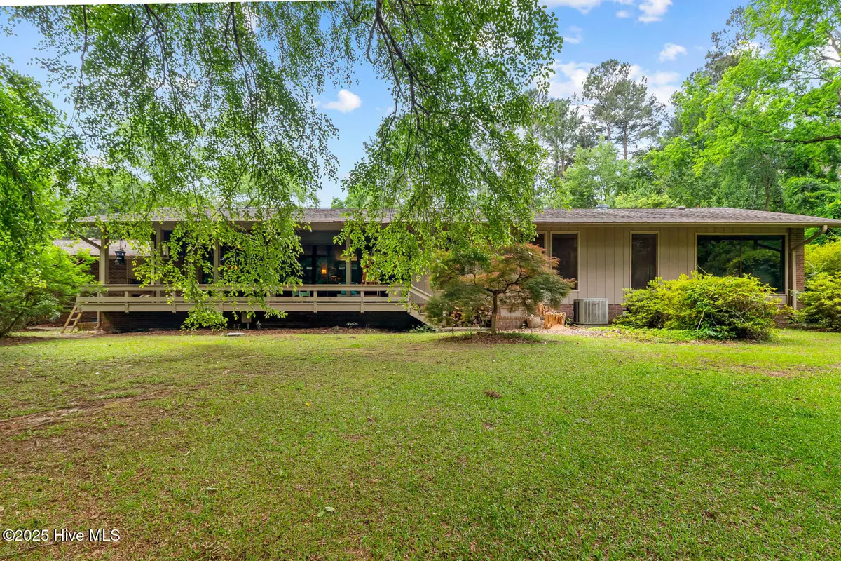 Wallace, NC 28466,147 Mcmillan AVE