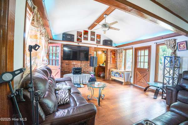 Laurinburg, NC 28352,801 S King ST