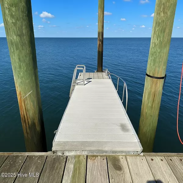 Beaufort, NC 28516,409 Island DR #45