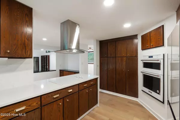 Whispering Pines, NC 28327,916 Rays Bridge RD