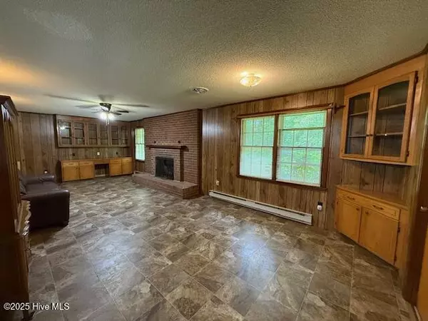 Chocowinity, NC 27817,1060 Taylor RD