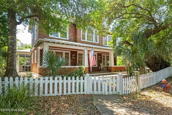 Bald Head Island, NC 28461,592 Kinnakeet WAY