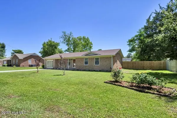 Carolina Beach, NC 28428,805 Hamlet AVE