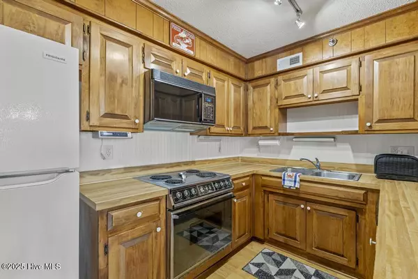 North Topsail Beach, NC 28460,1896 New River Inlet RD #1203